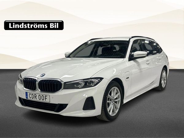 BMW 330 e Touring Plug-in Hybrid Sommar/Vinterhjul - 2023