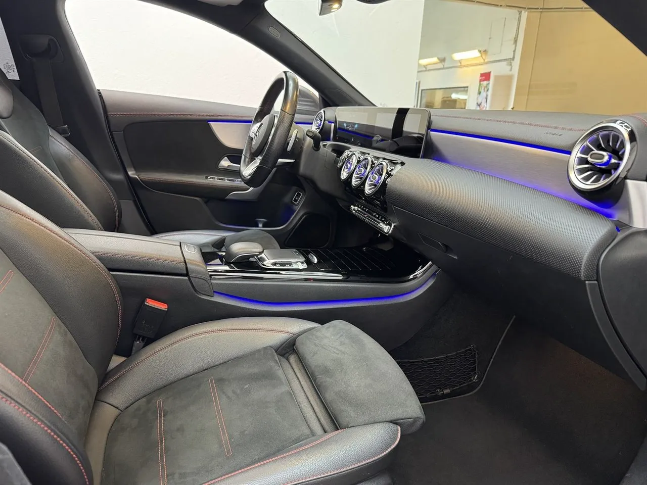Vehicle image 18