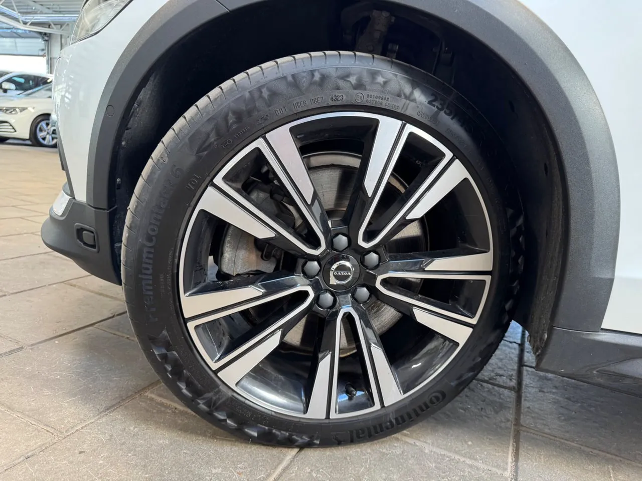Vehicle image 18