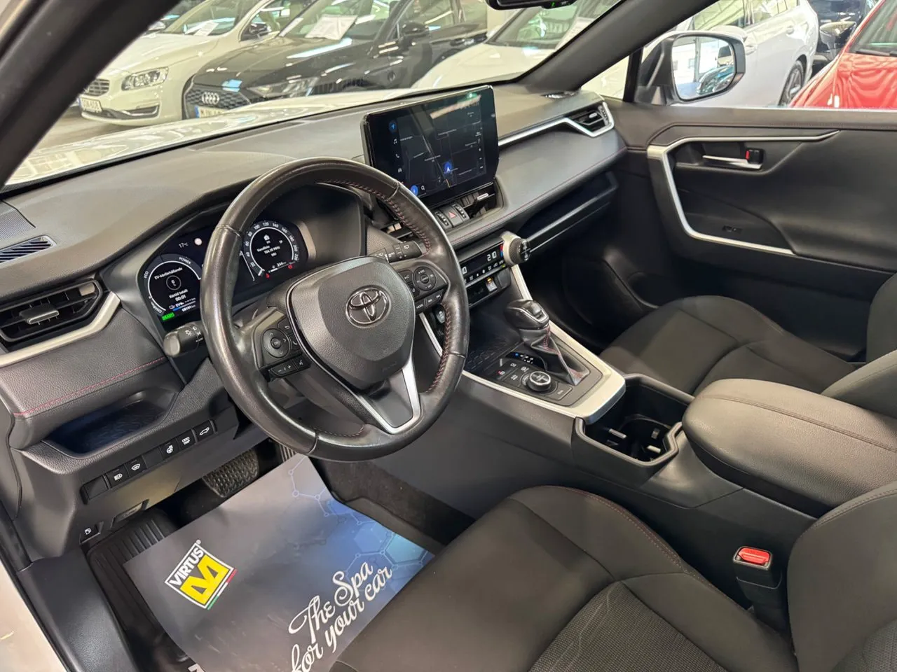 Vehicle image 10