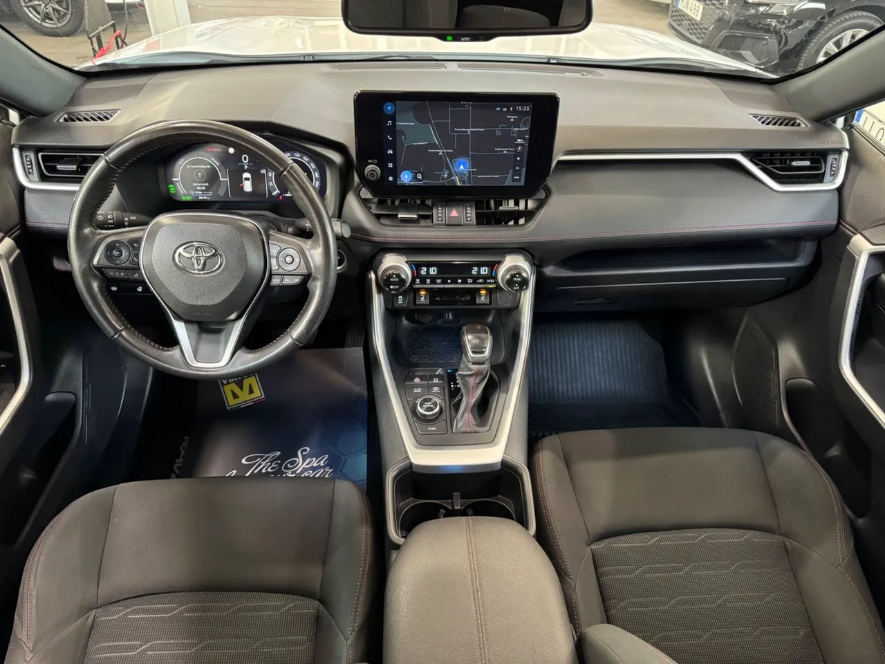 Vehicle image 8