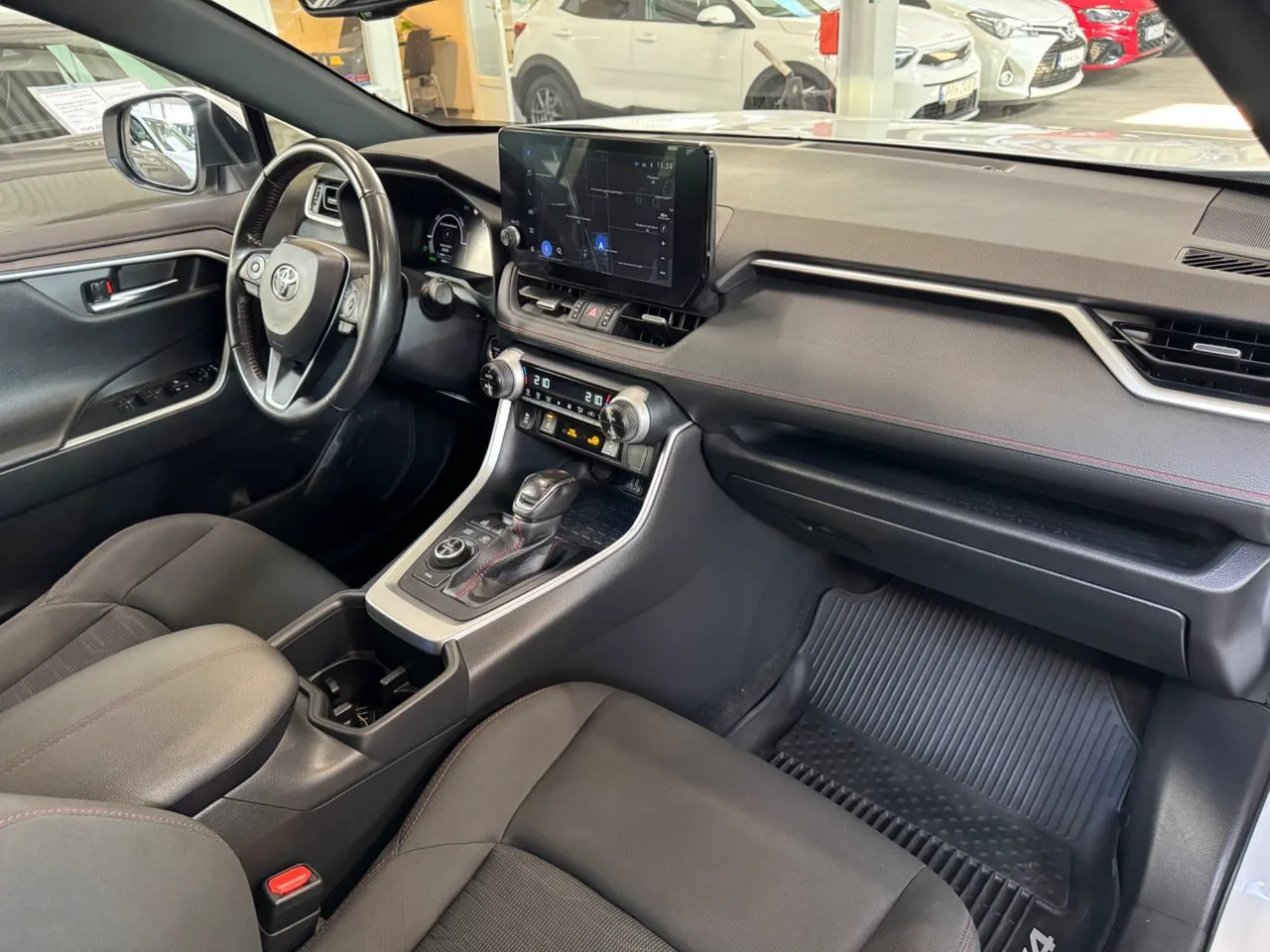 Vehicle image 5