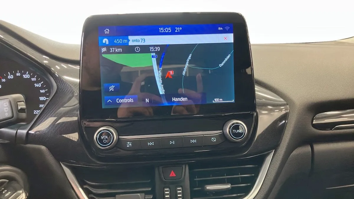 Vehicle image 13