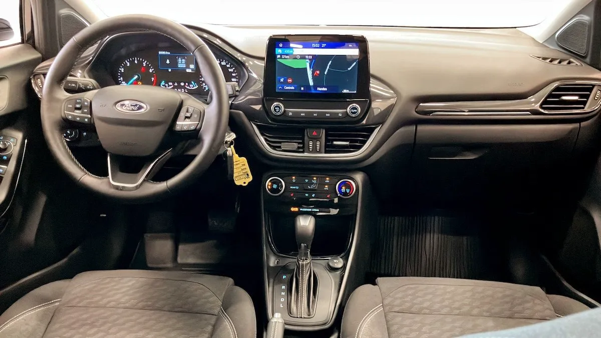Vehicle image 3