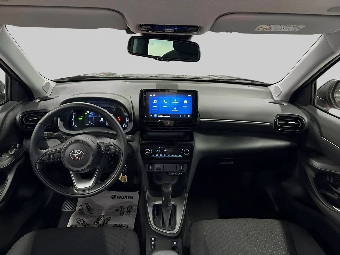 Vehicle image 11