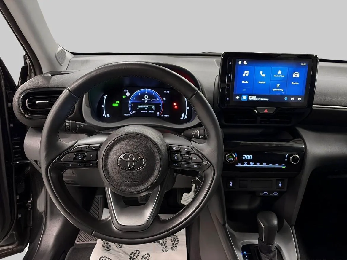Vehicle image 14