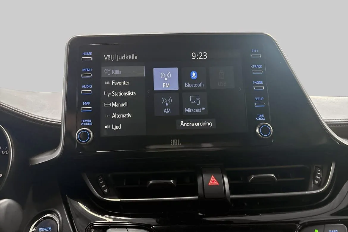 Vehicle image 14