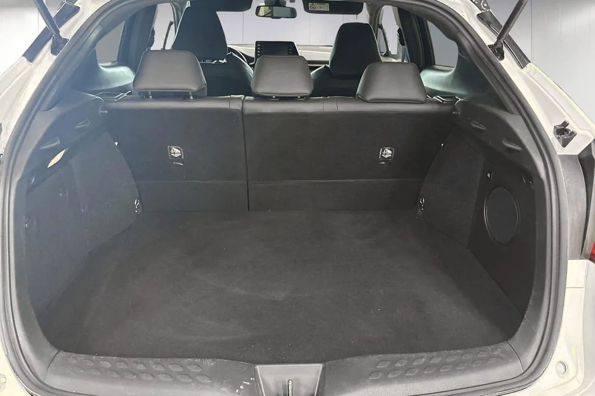 Vehicle image 19