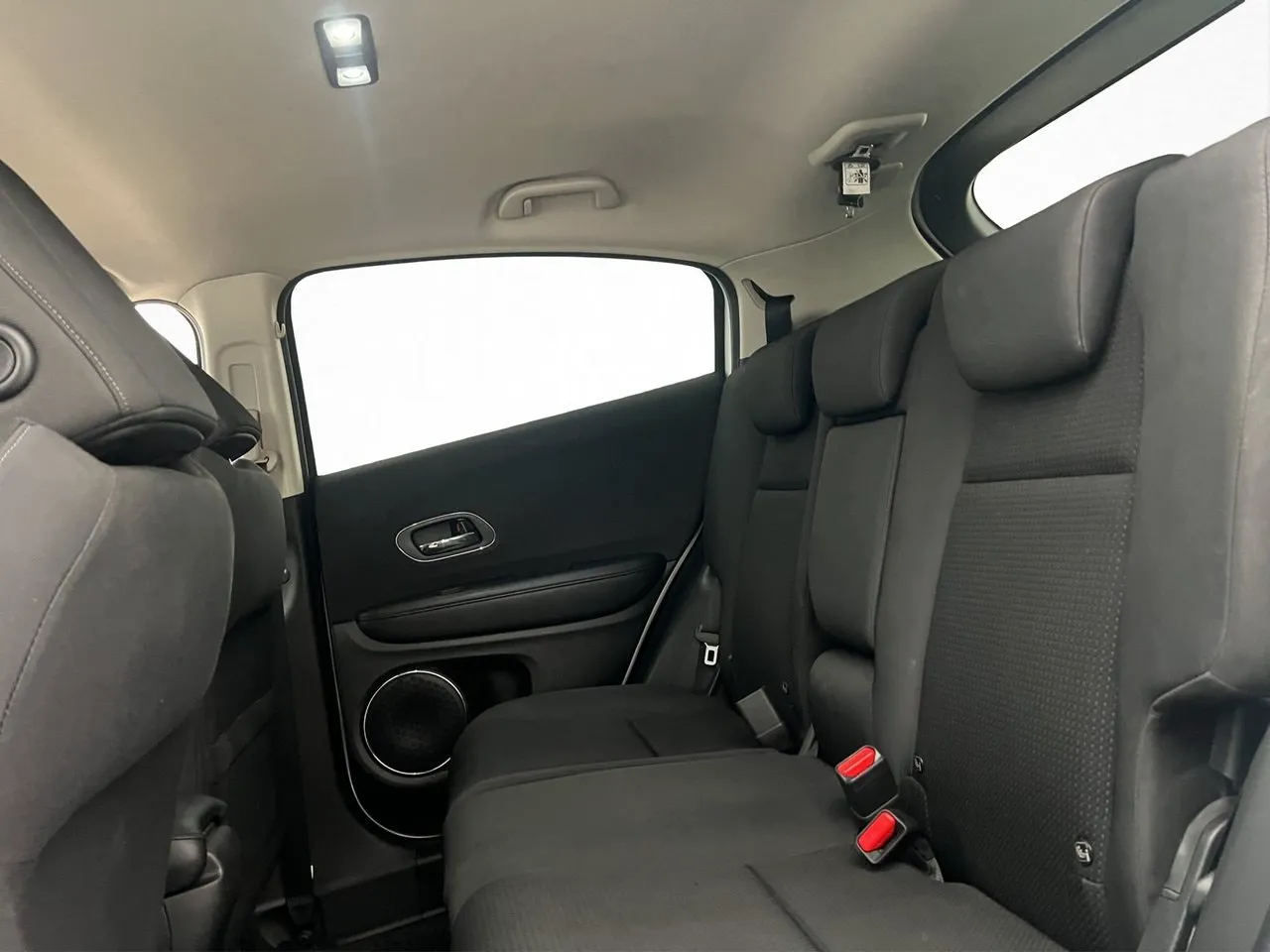 Vehicle image 25