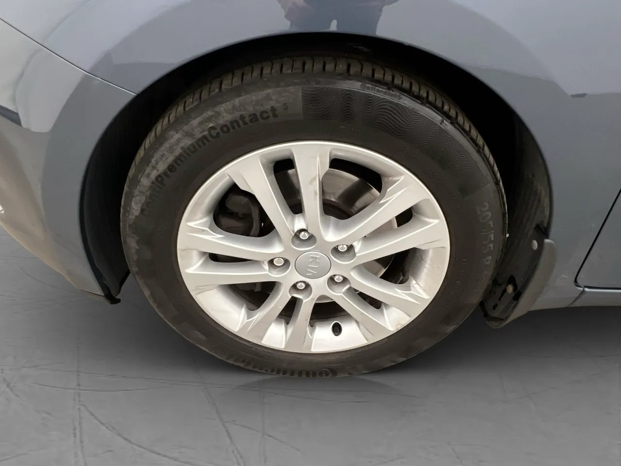 Vehicle image 25
