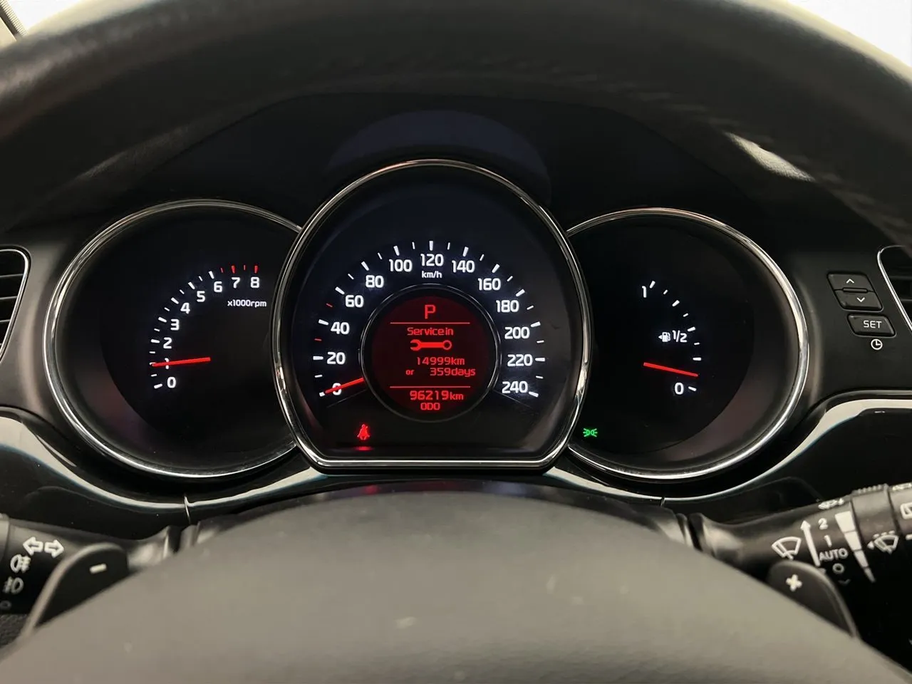 Vehicle image 16