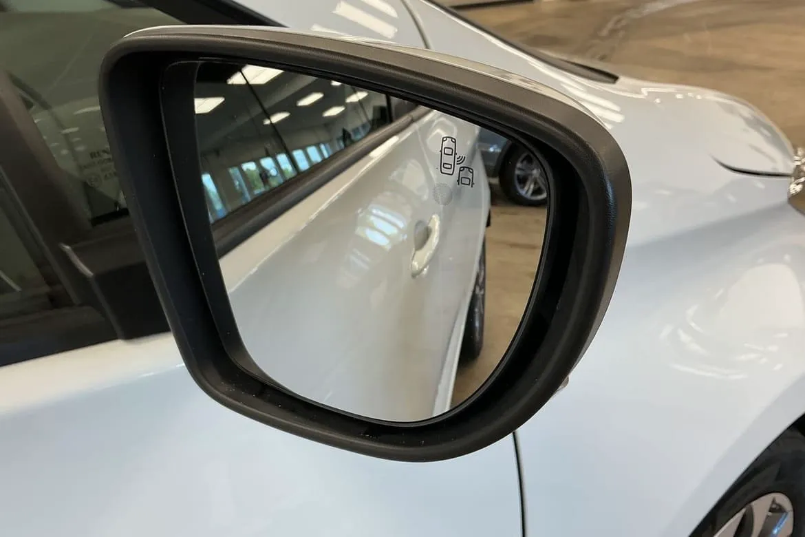 Vehicle image 23