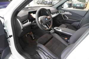 BMW iX1 bild 2