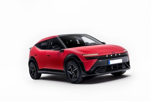 Hyundai IONIQ 3 LONG RANGE 61kWh N LINE EVO - FIERCE RED MATTE - 2027