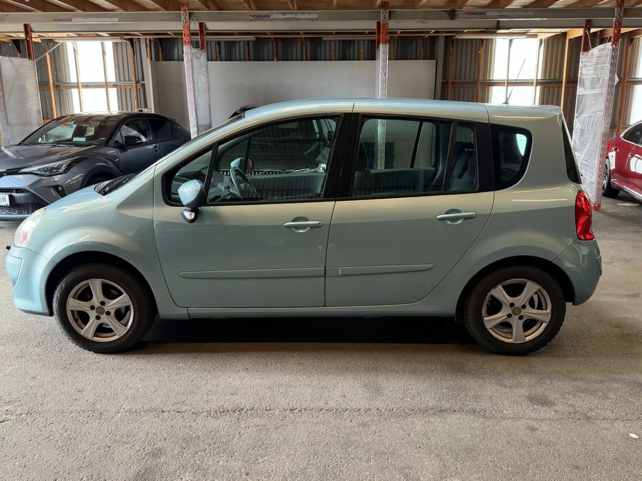 Vehicle image 1