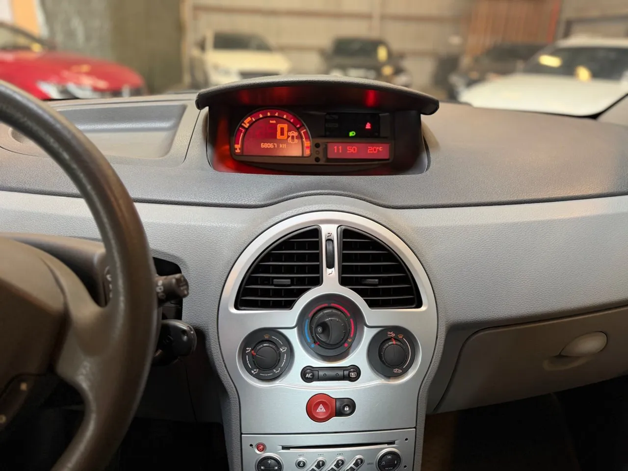 Vehicle image 16