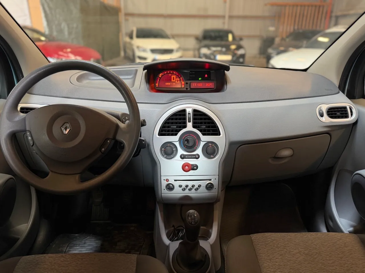 Vehicle image 15
