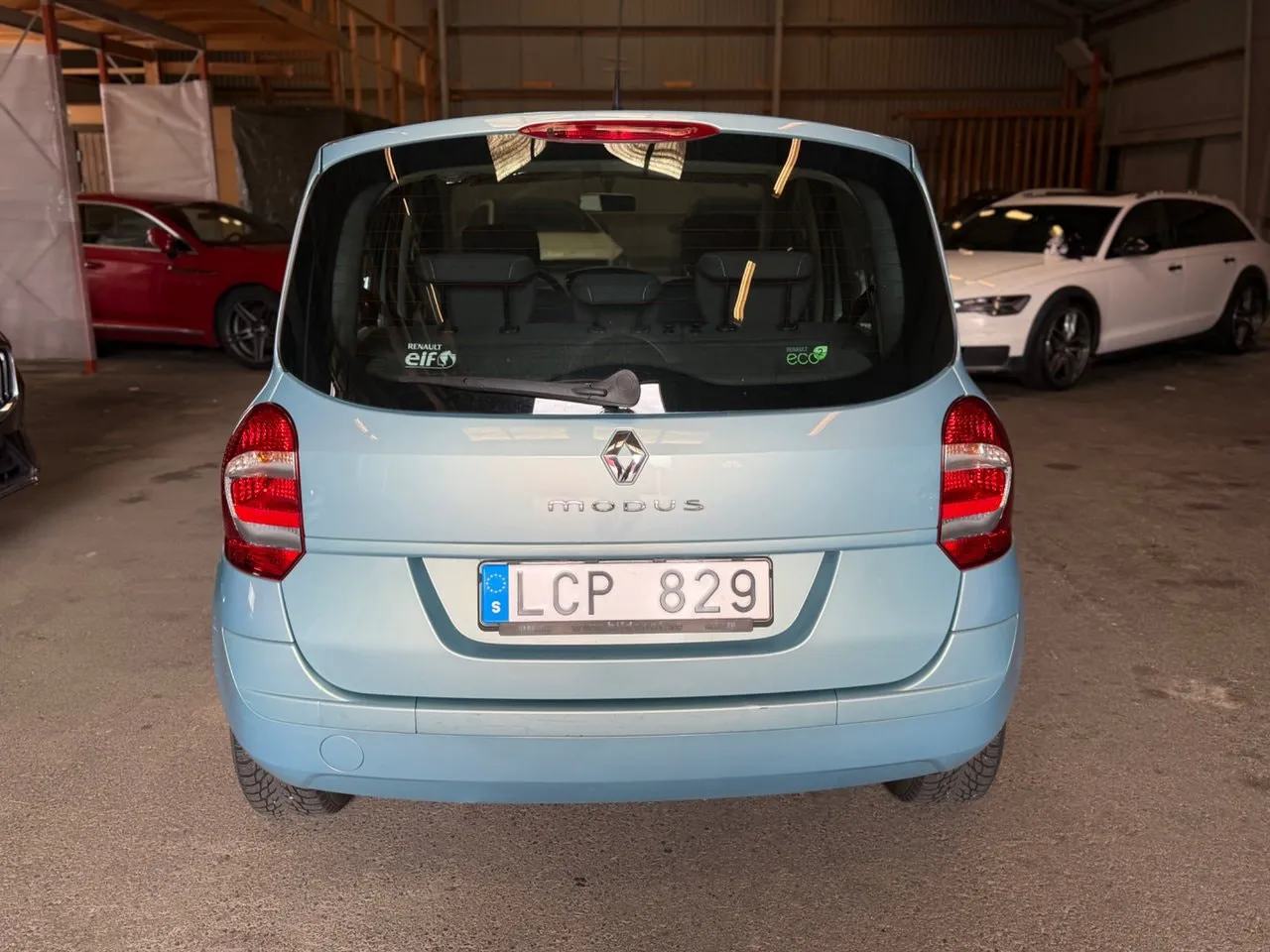 Vehicle image 3