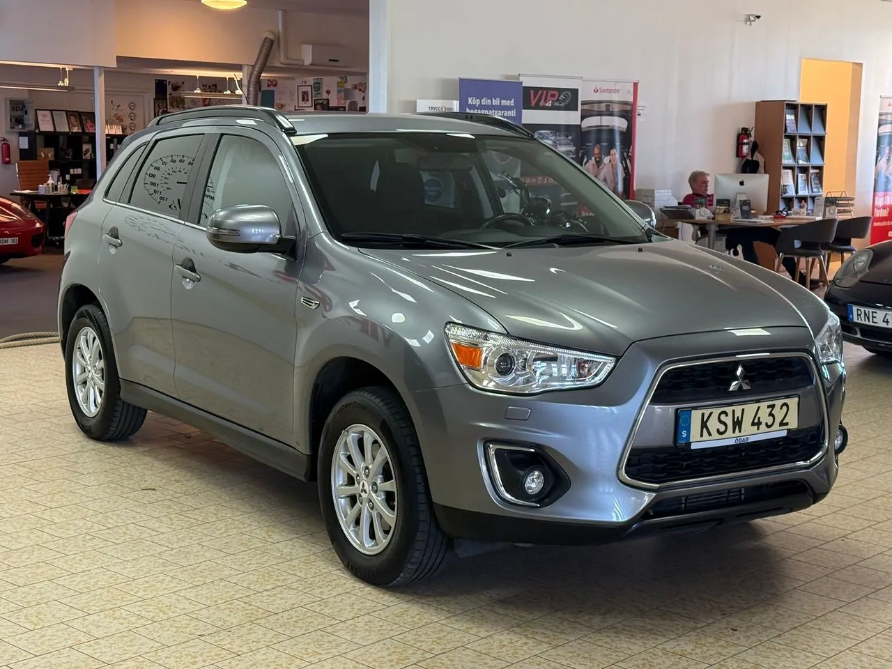 Vehicle image 8