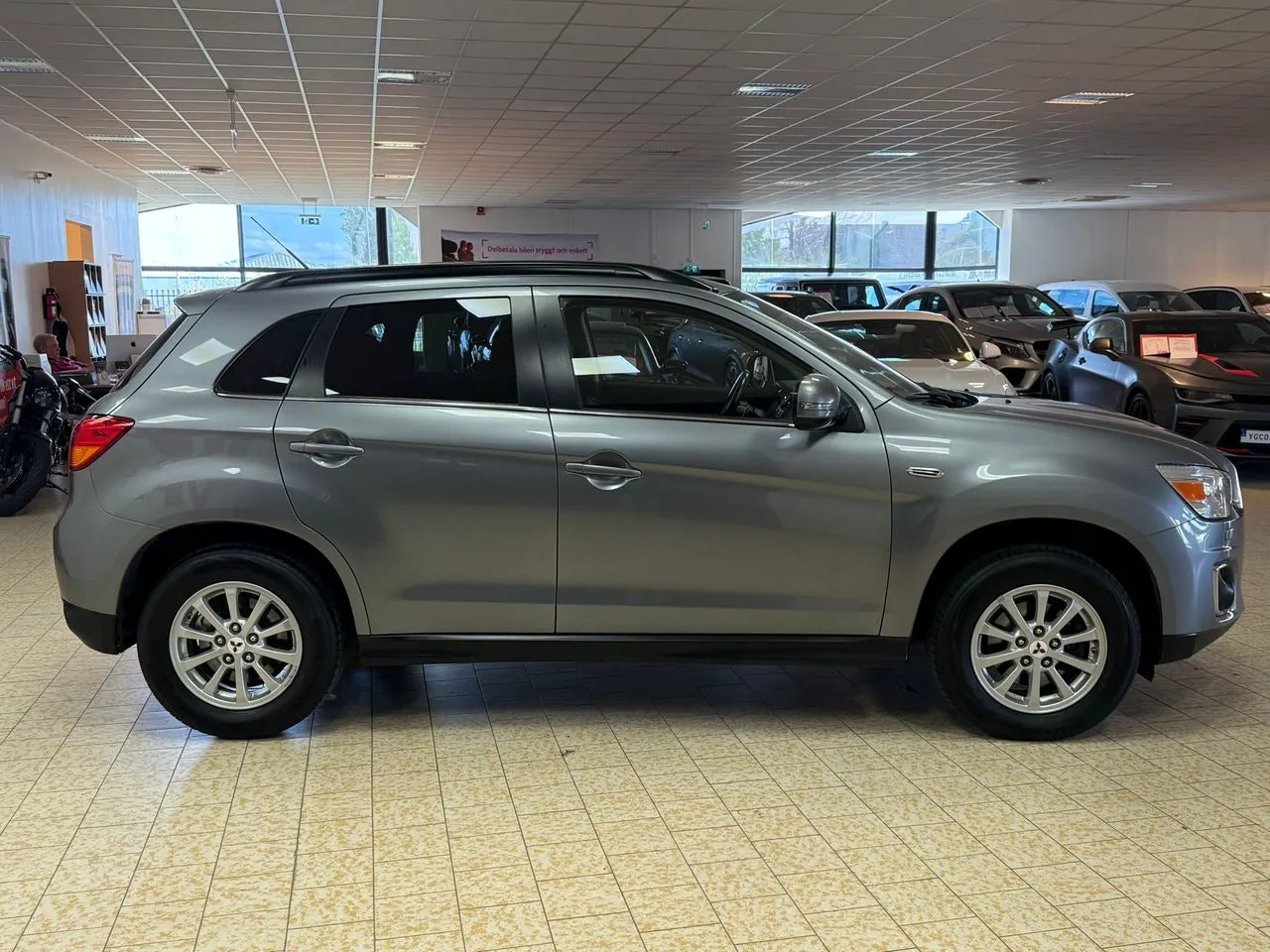 Vehicle image 7