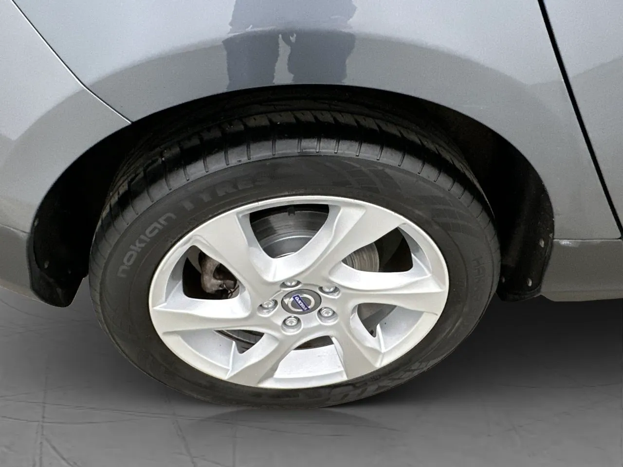 Vehicle image 25