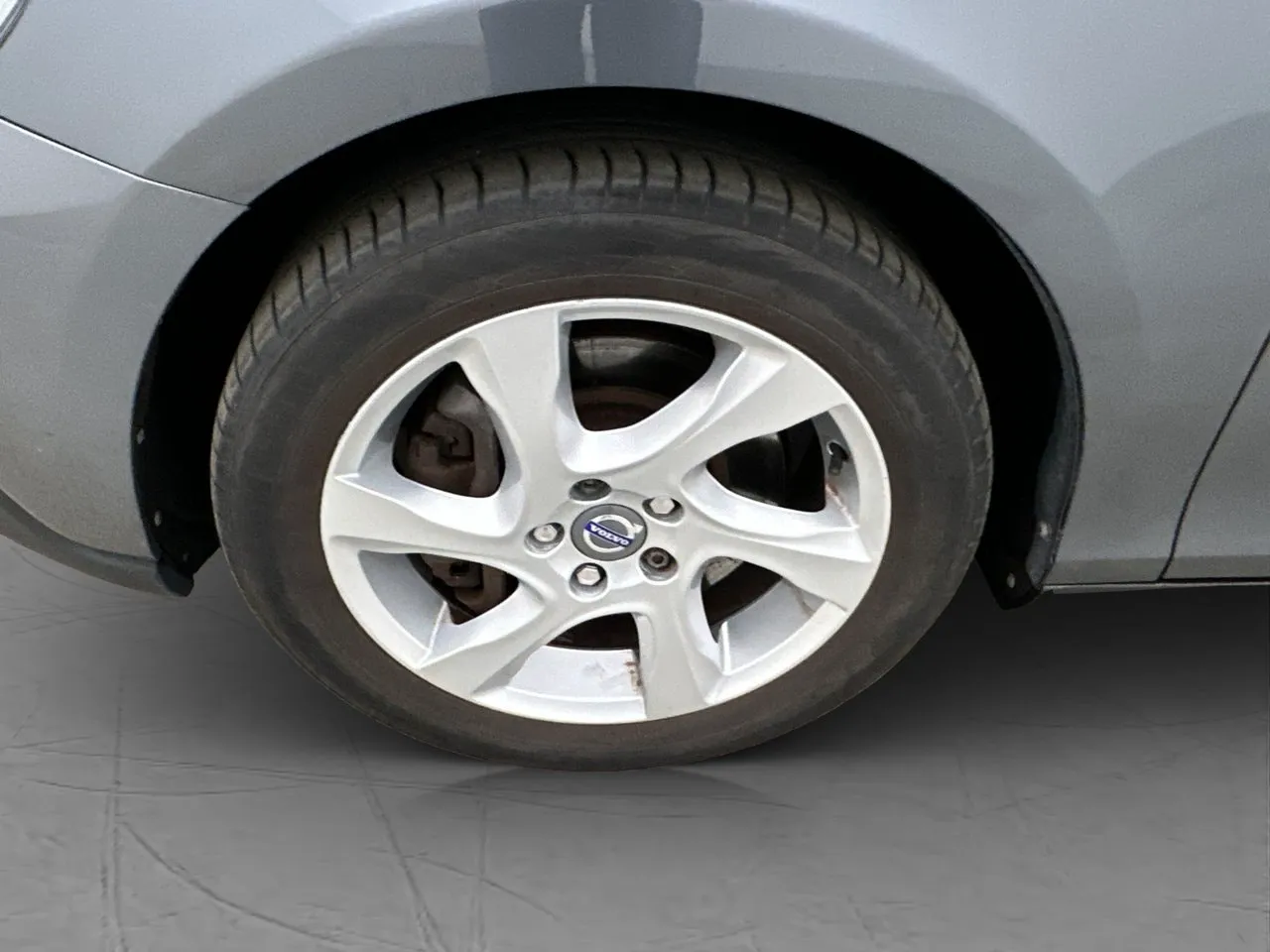 Vehicle image 23