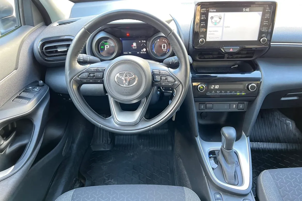 Vehicle image 9