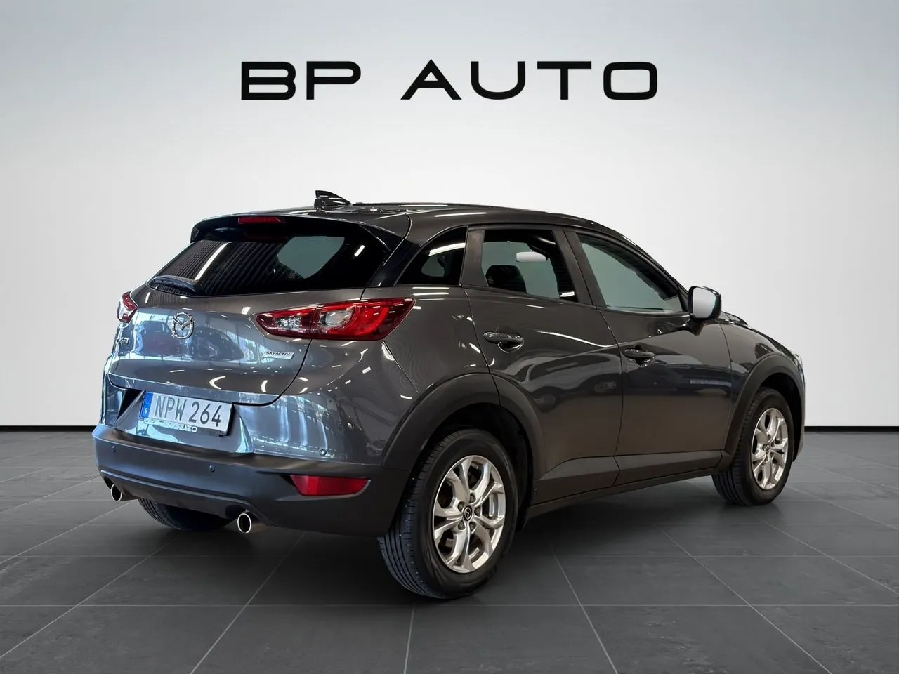 Vehicle image 7