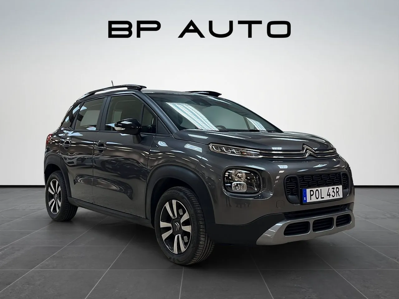 Vehicle image 7