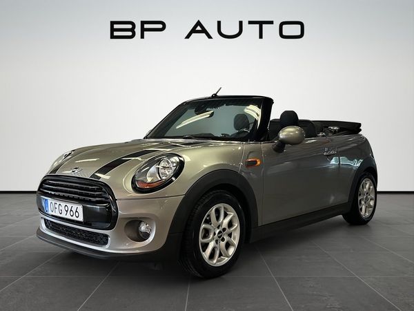 MINI Cooper Convertible Pepper Automat Cab Nyservad Navi Sensorer - 2017