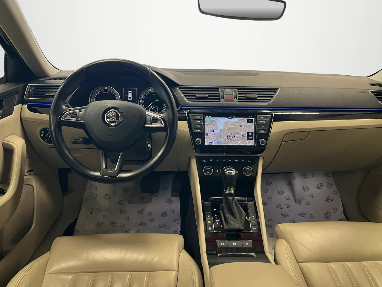 Vehicle image 8