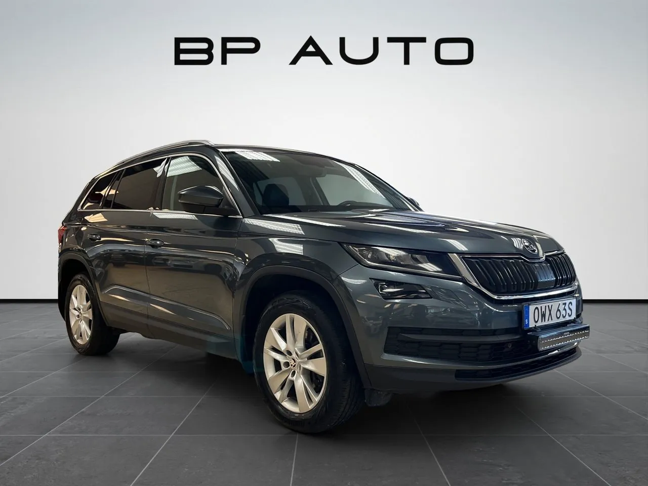 Vehicle image 7