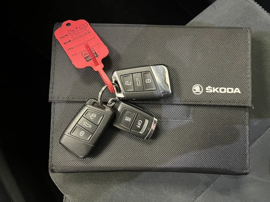 Vehicle image 28