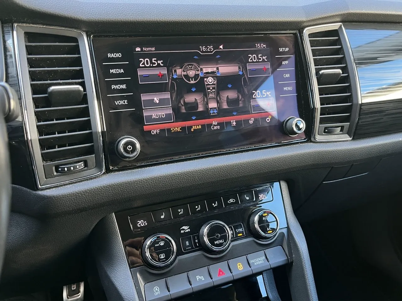 Vehicle image 21