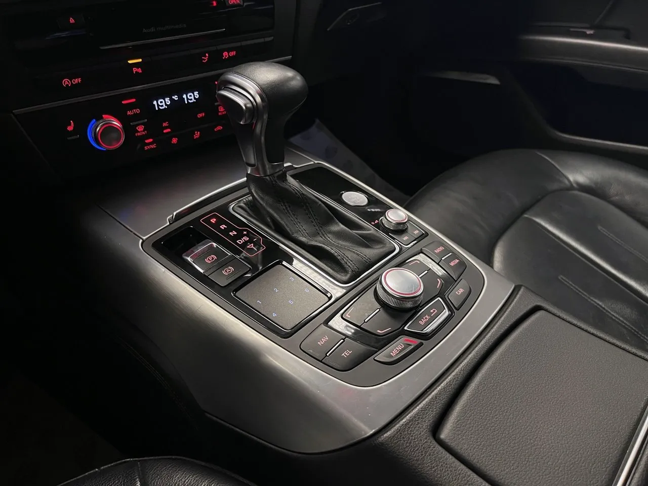 Vehicle image 21