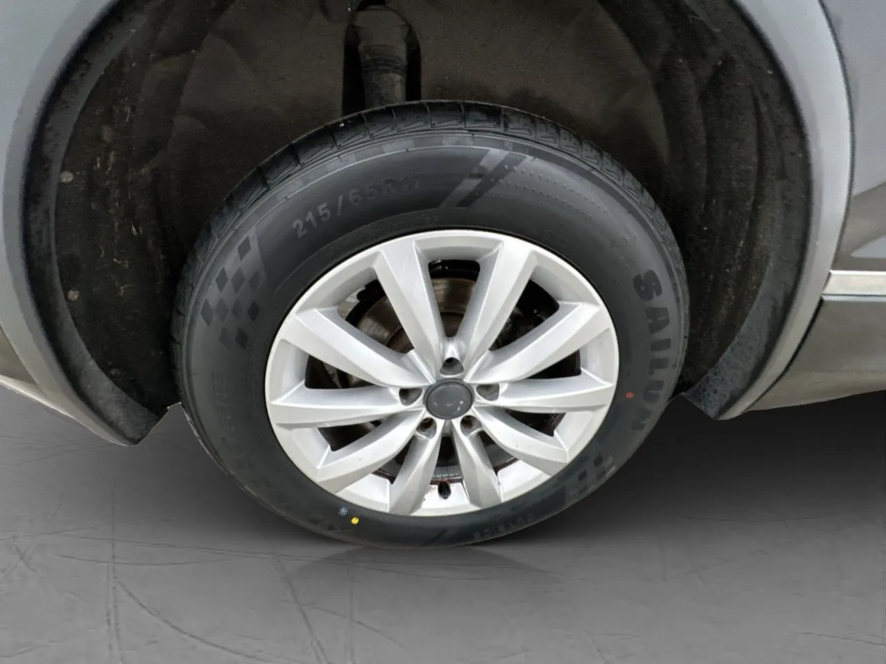 Vehicle image 25