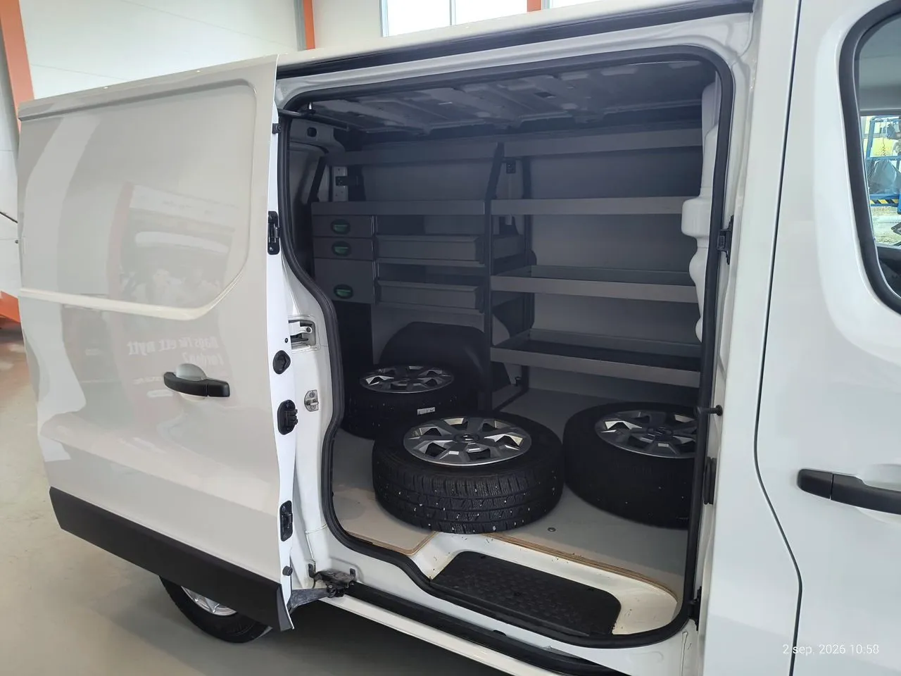 Vehicle image 11
