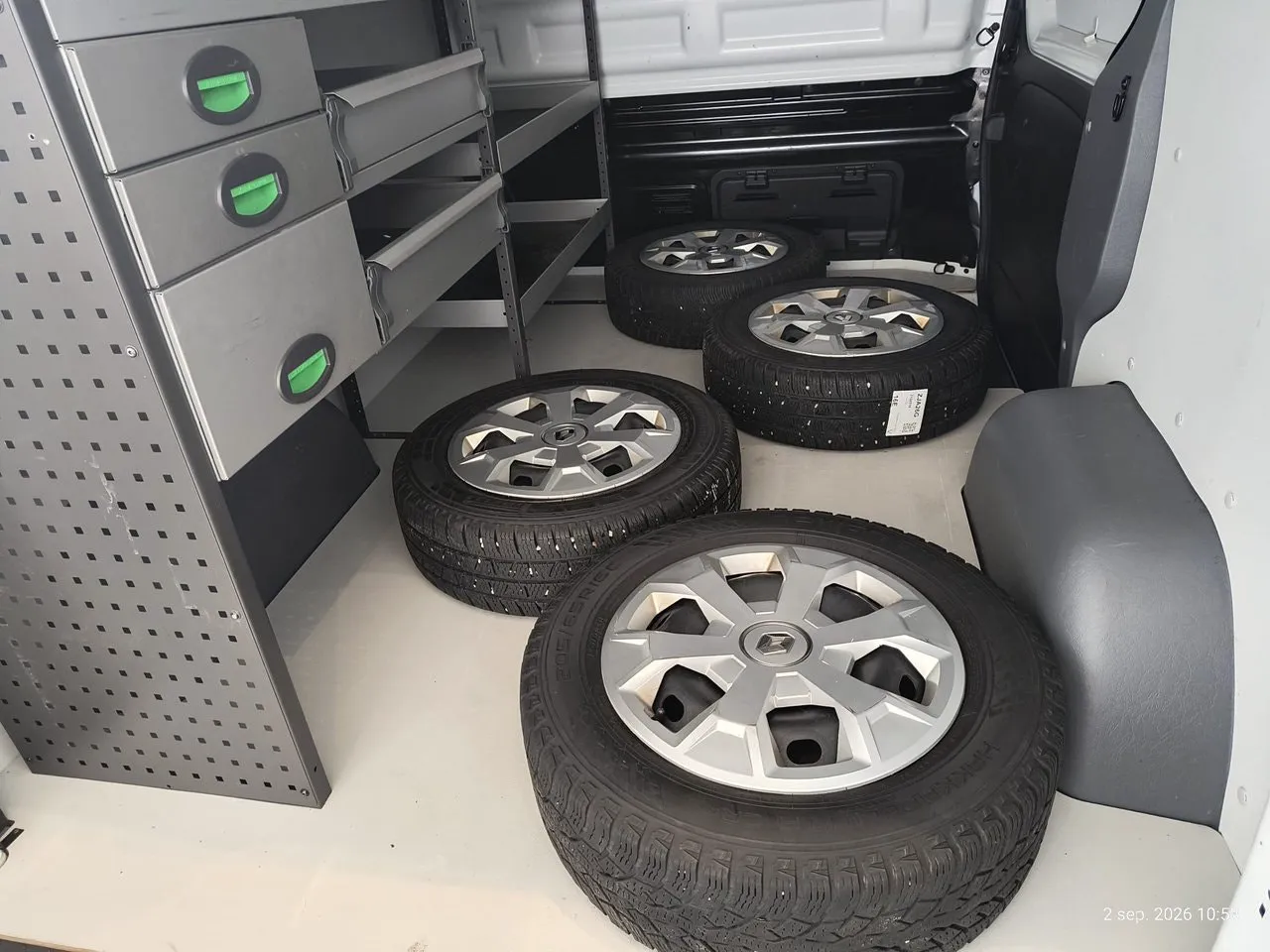 Vehicle image 9