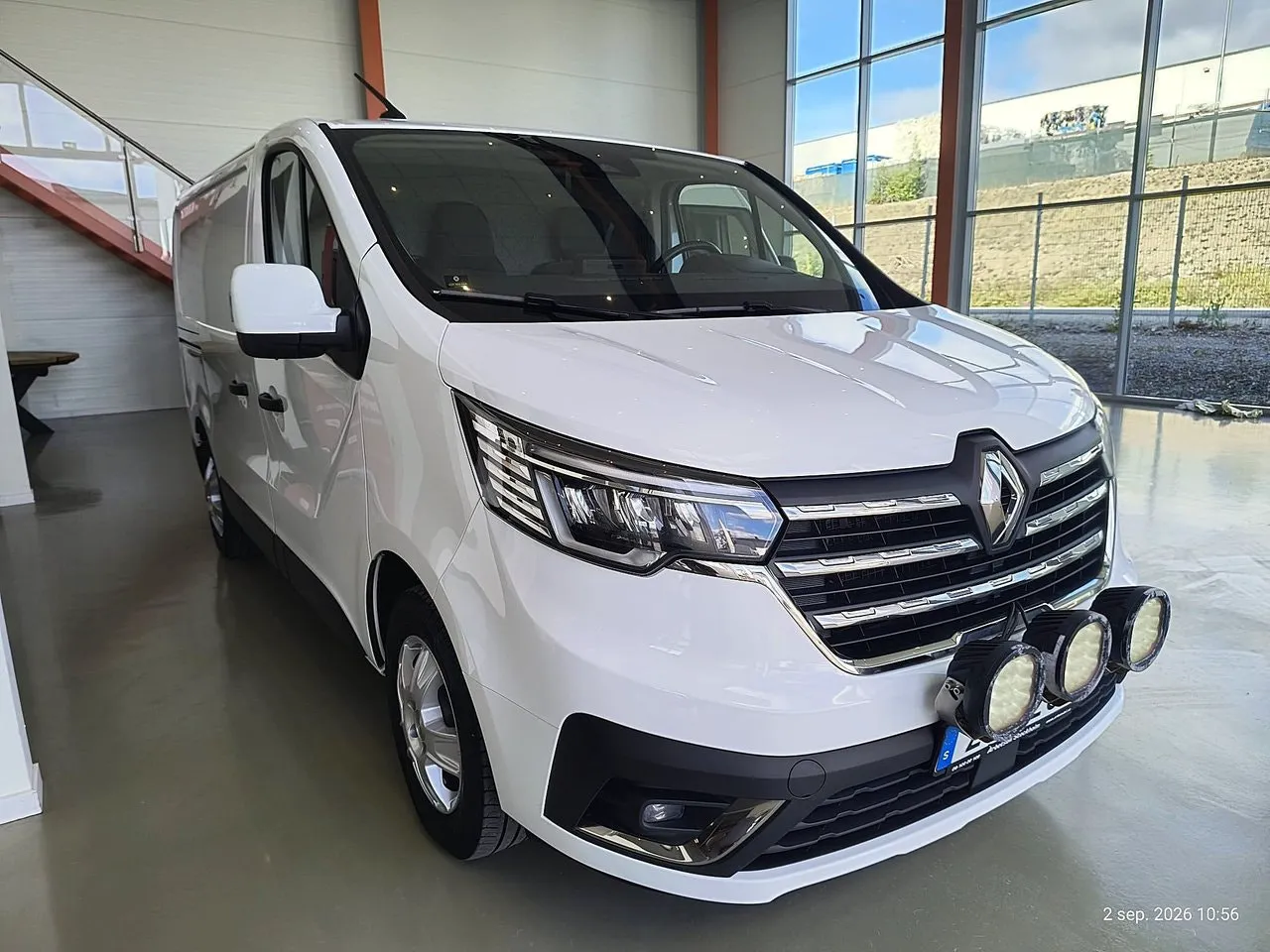 Vehicle image 3