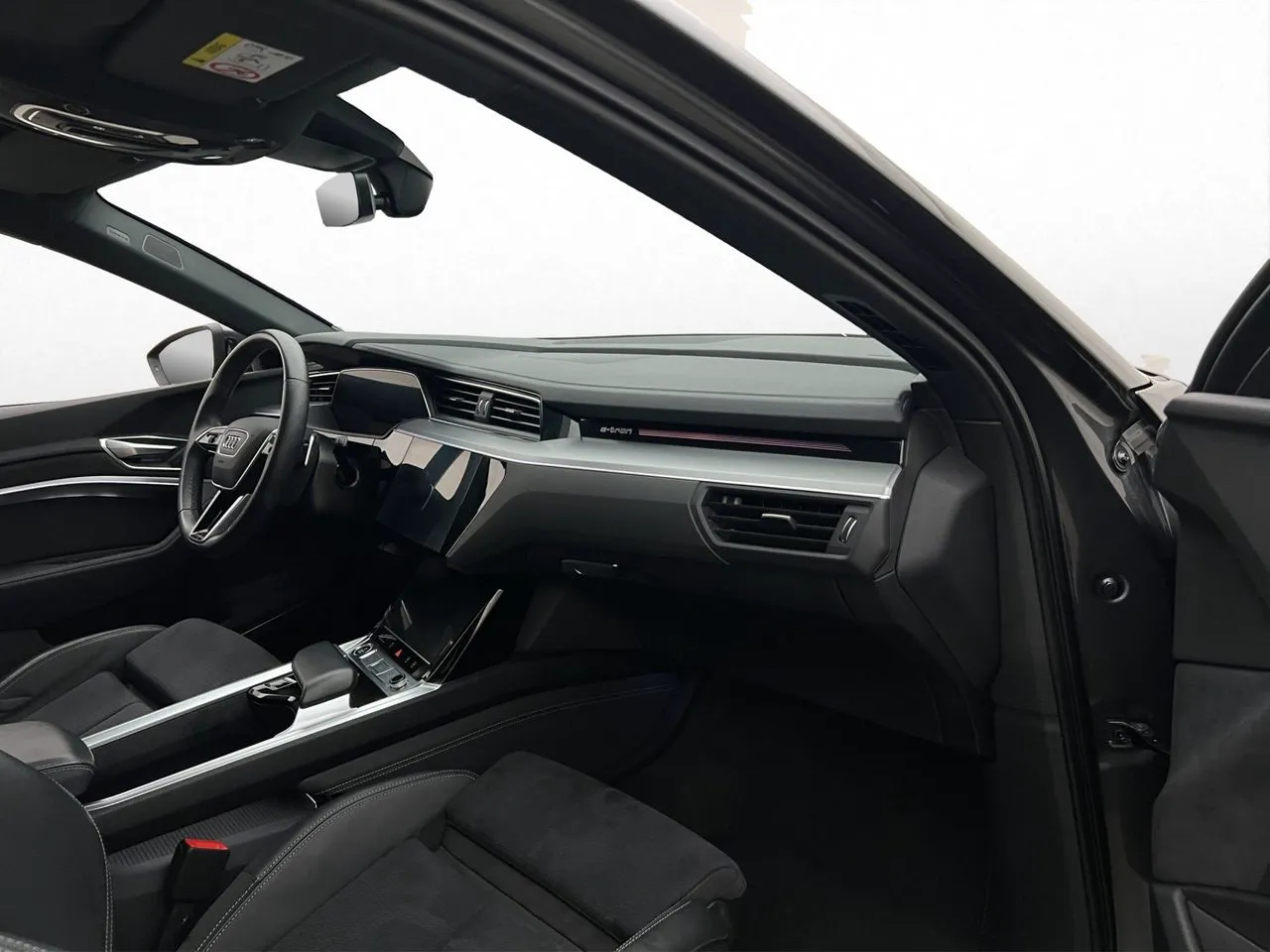 Vehicle image 27