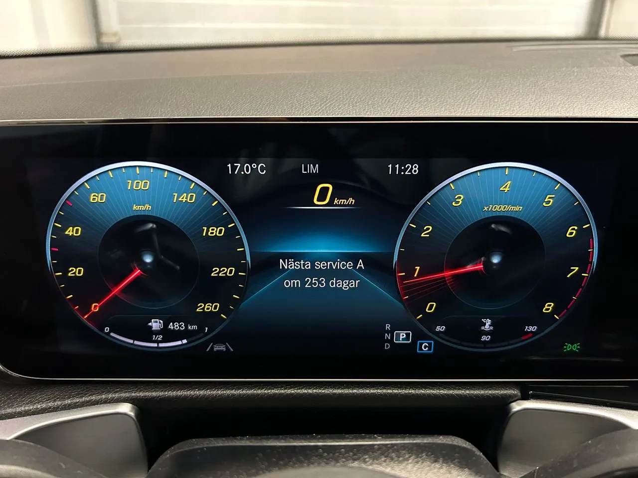 Vehicle image 17