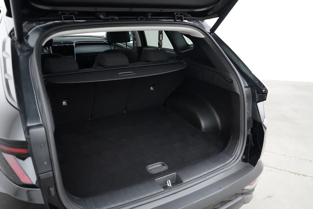 Vehicle image 18