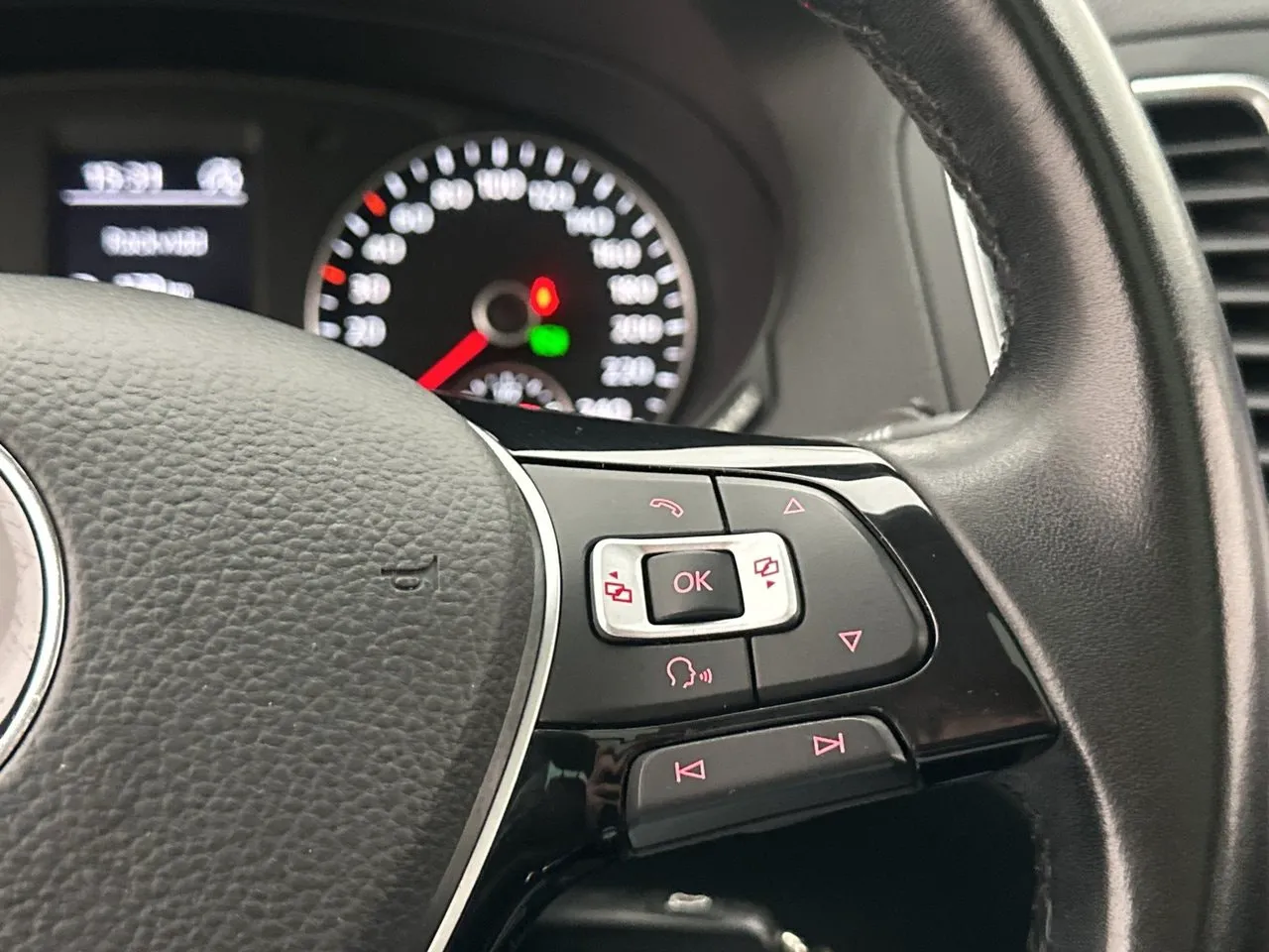 Vehicle image 28