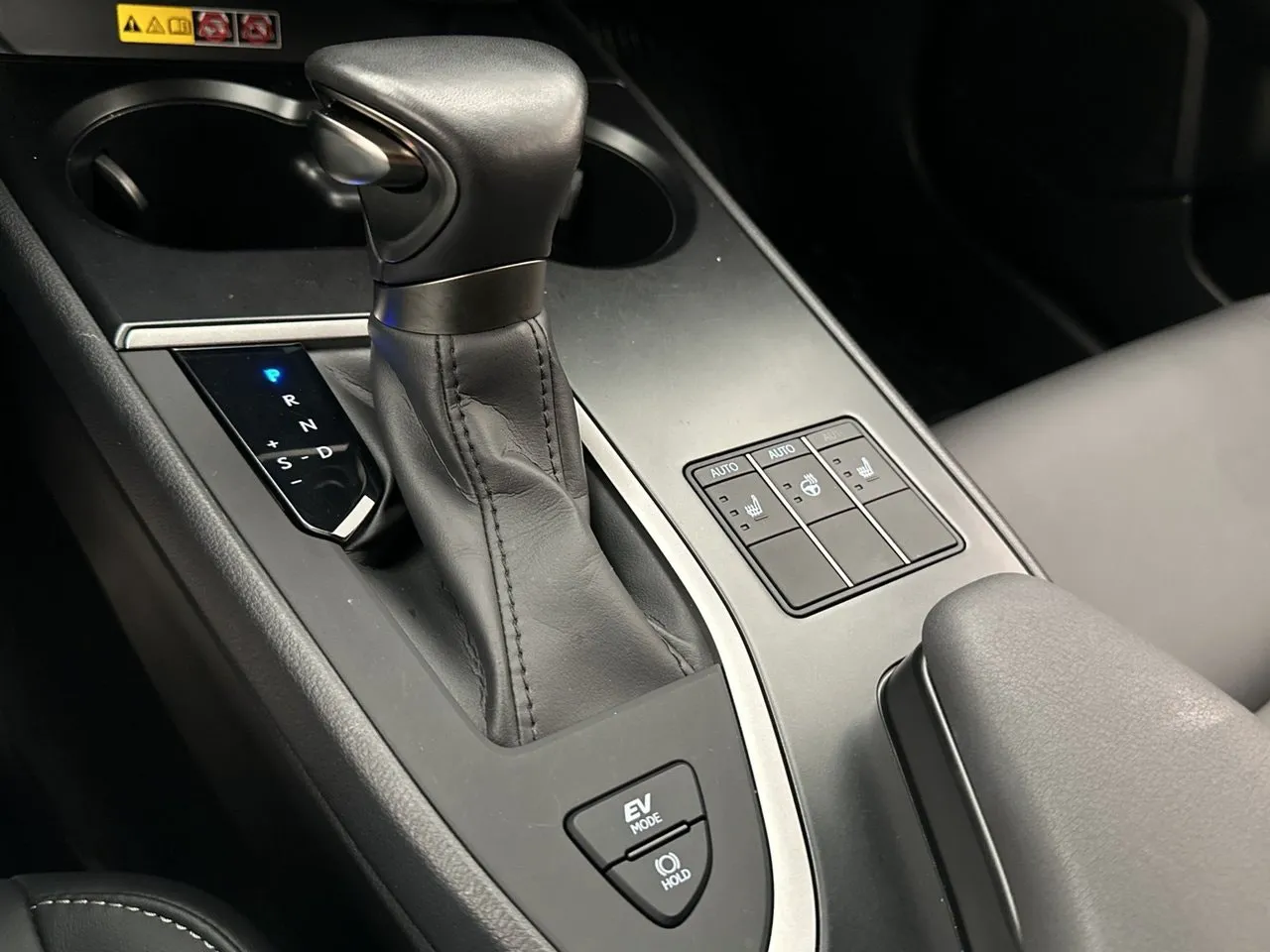 Vehicle image 24