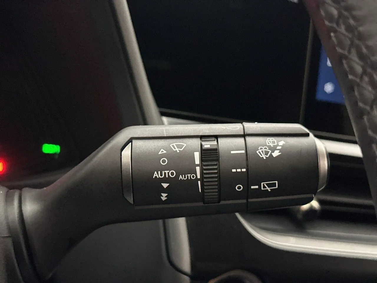 Vehicle image 28
