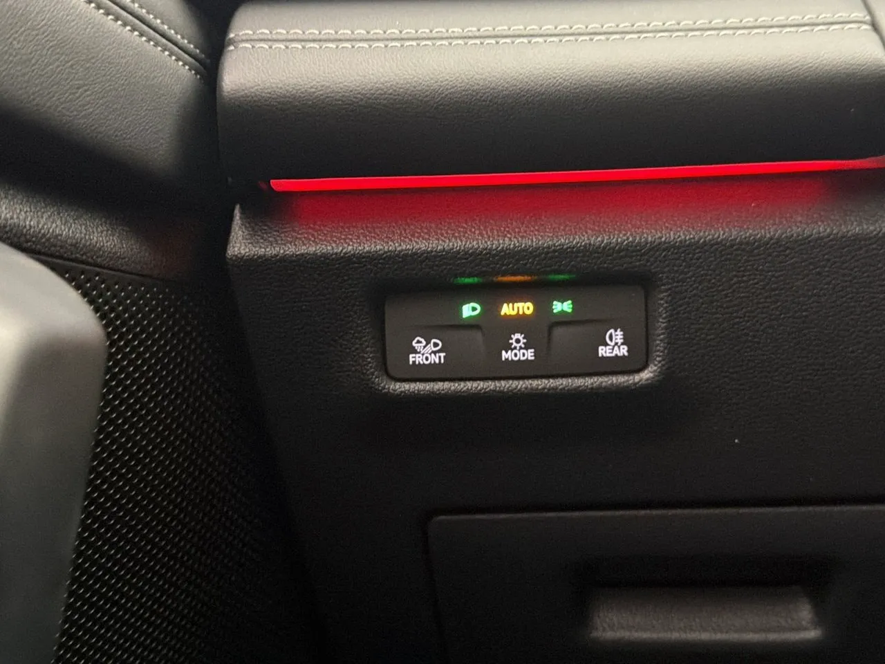 Vehicle image 28