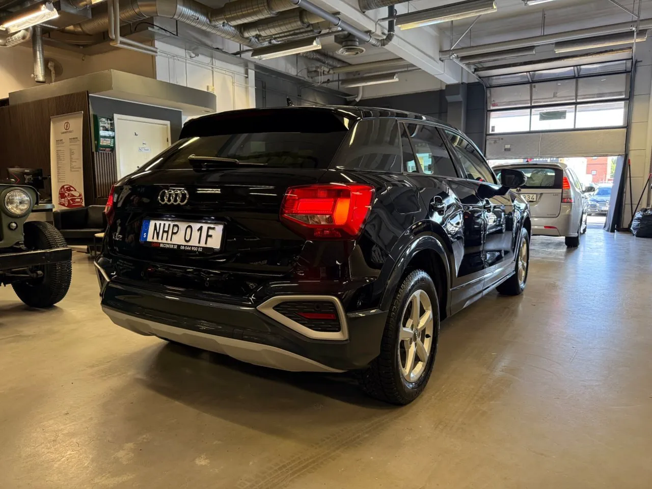 Vehicle image 5