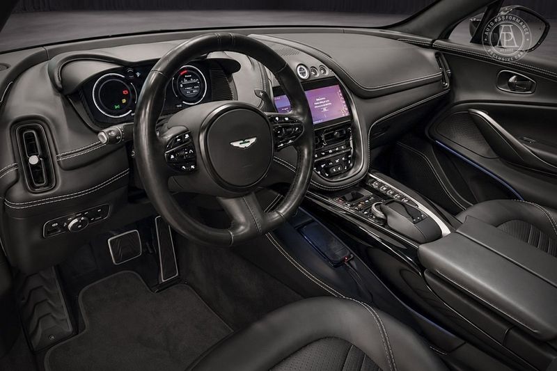 Aston Martin DBX bild 8