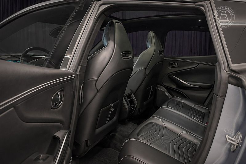 Aston Martin DBX bild 10
