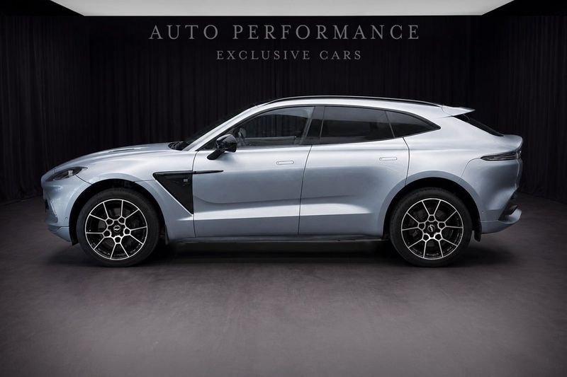 Aston Martin DBX bild 2